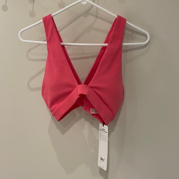ALO Yoga Tops - Alo Yoga Ribbed Destination Bra